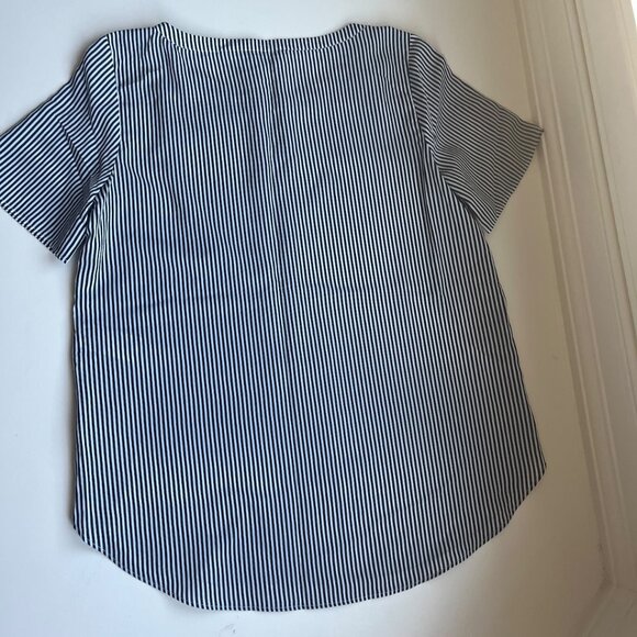 Women’s Patterned Blouses Size Small - Picture 3 of 9